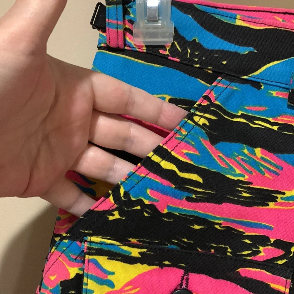 🆑CLEARANCE🆑colorful cargo shorts - Picture 3 of 13